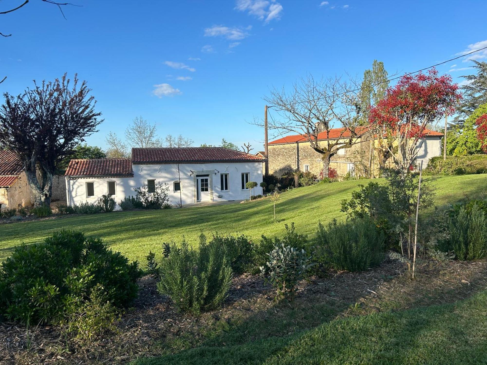 Maison De Vacances Gondrin Exteriér fotografie